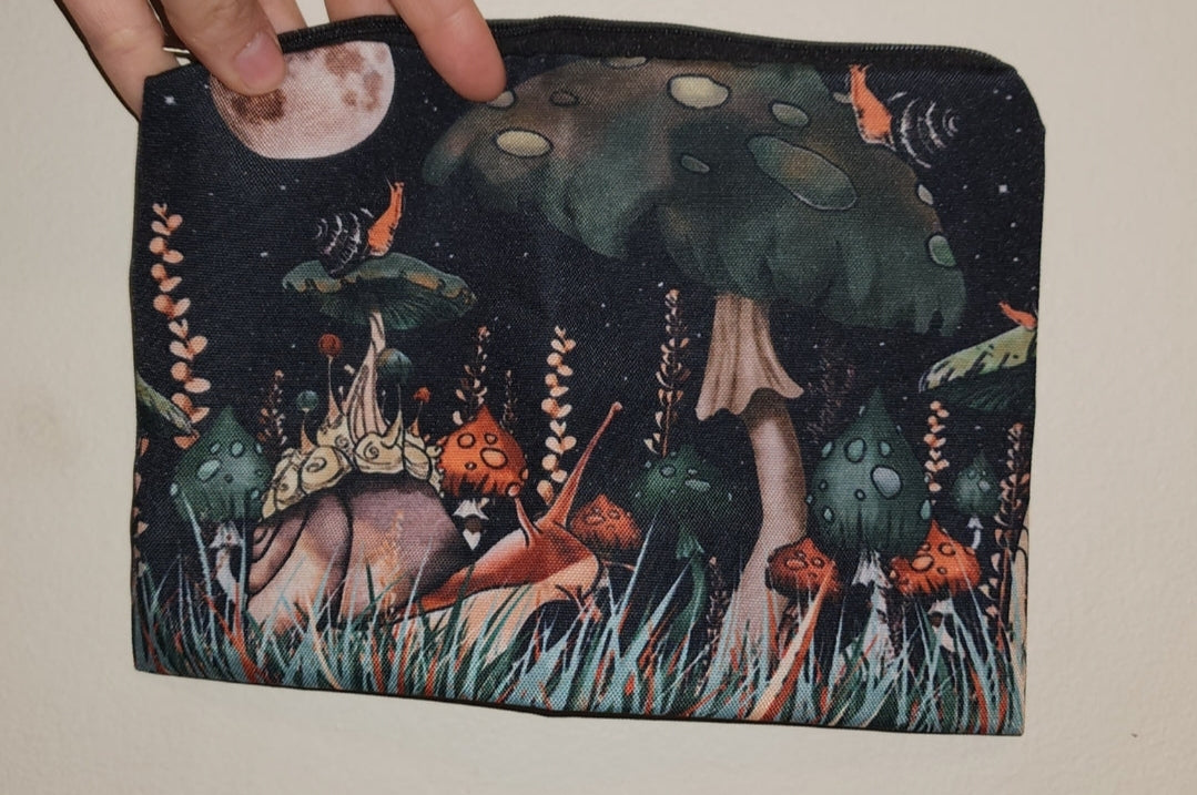 Red Snail Zipper Bag