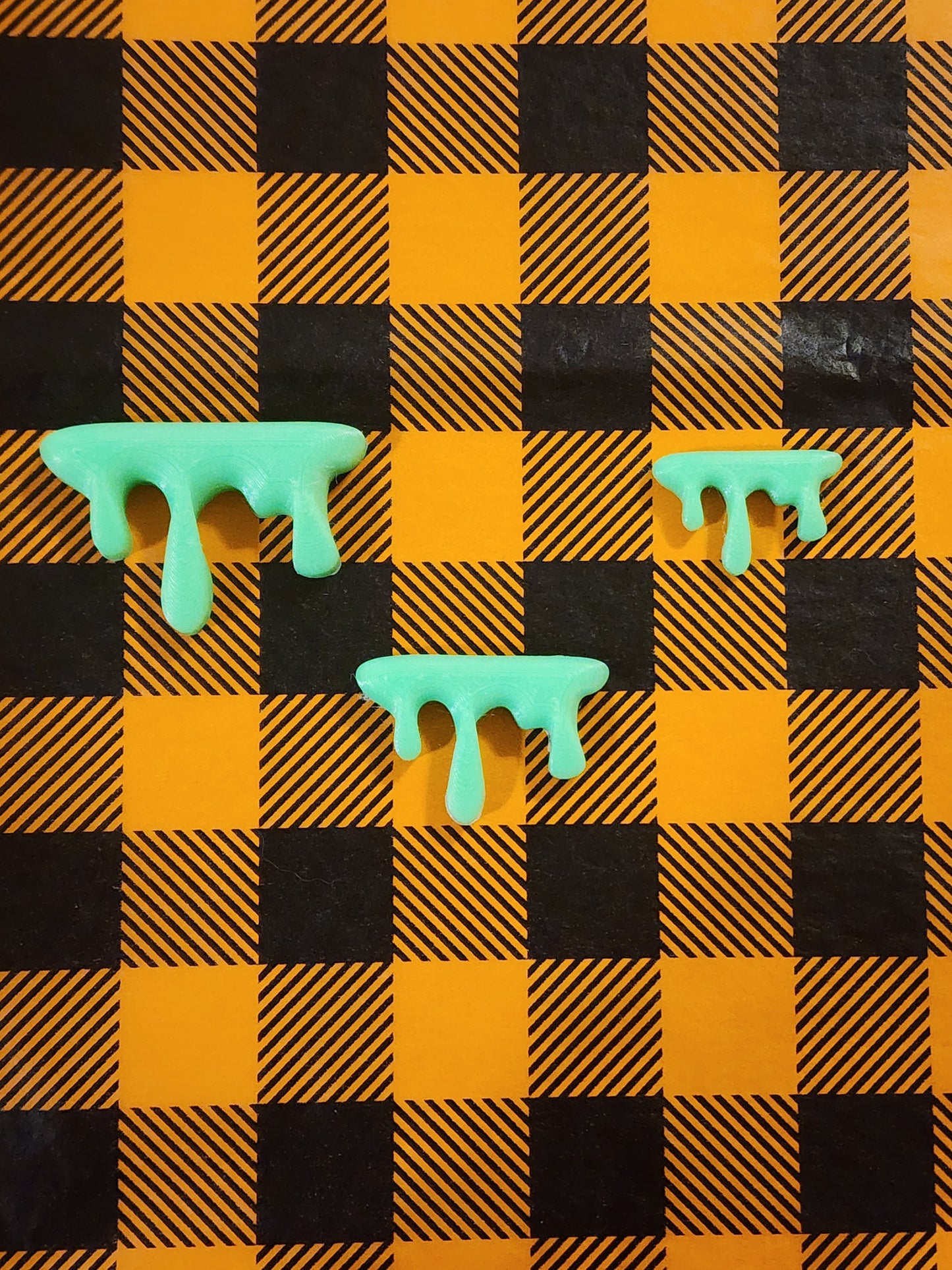 Drippy Glow Green Shelves