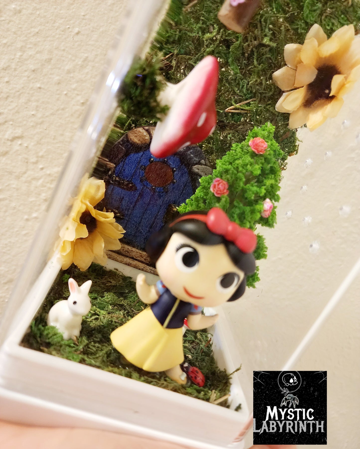 SnowWhite Cottage