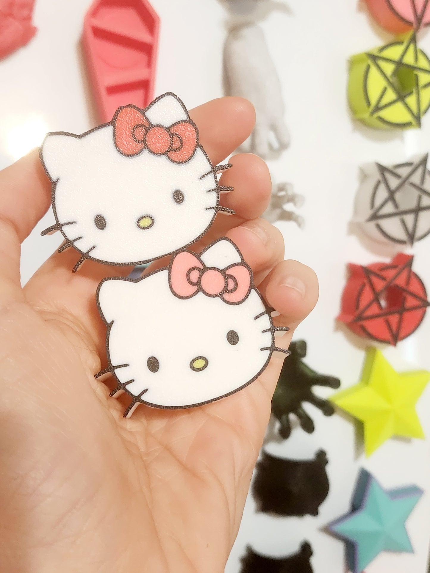 Hello Kitty Window hides