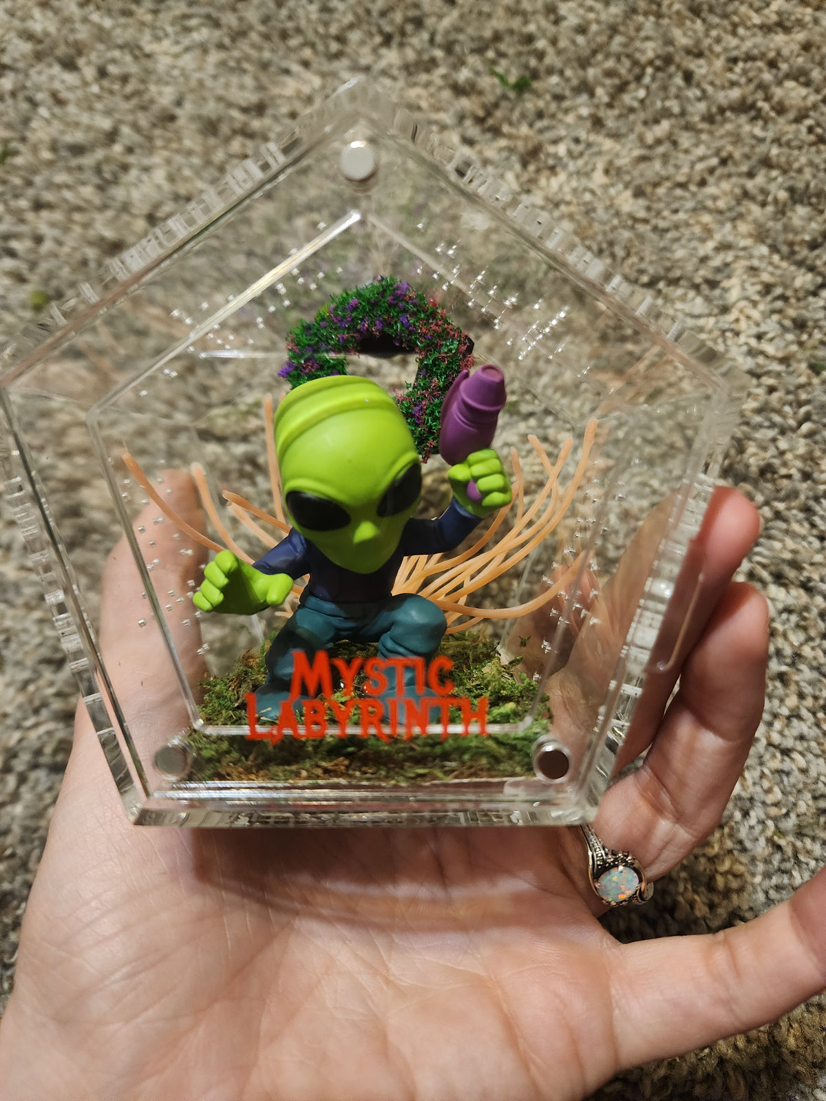 Alien take over  (med mystic)