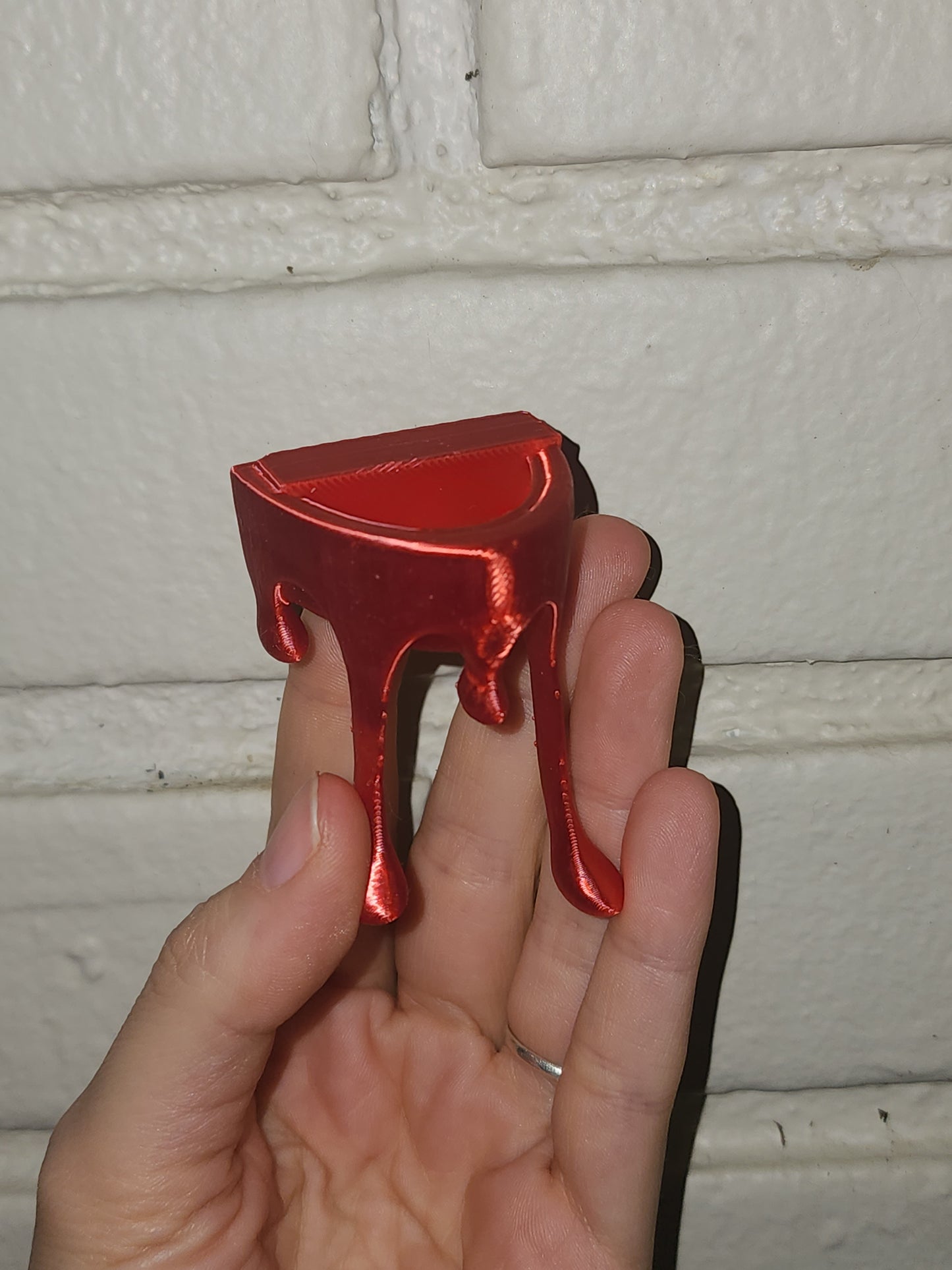 Bloody Drip Feeding Dishes