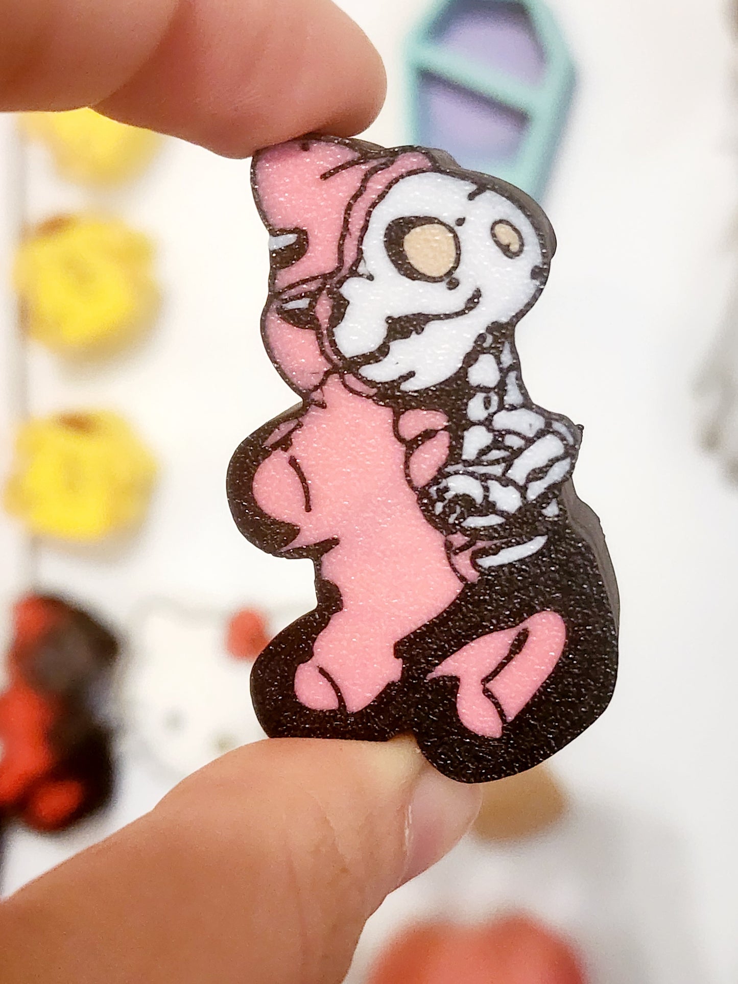 Dead GummyBear (with window)