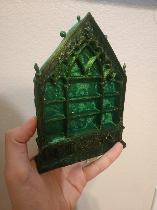 Green shine witch shelf