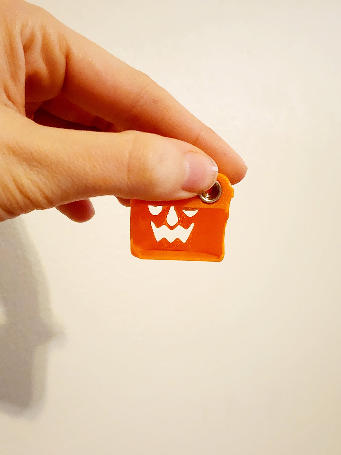 Halloween Bucket Hide (with window)