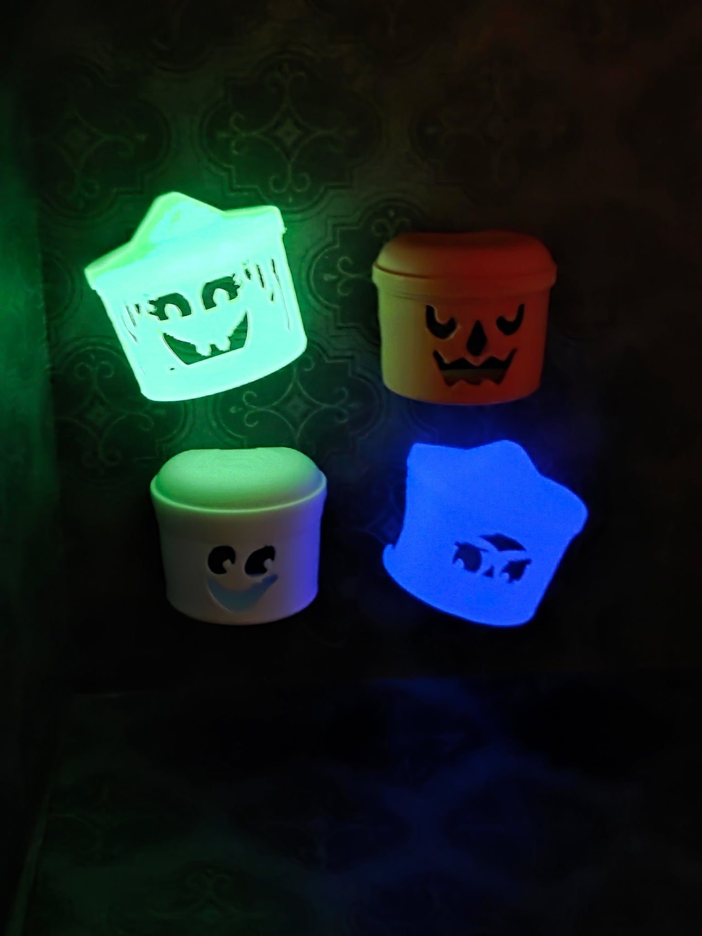 Halloween Bucket Hide (with window)