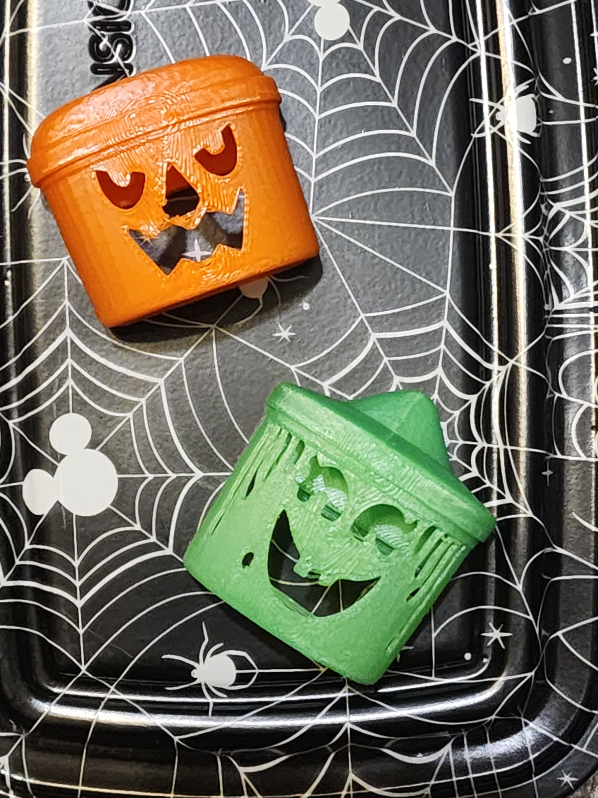 New verison- Halloween Bucket Hide